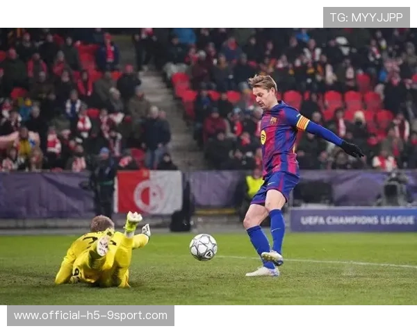 球员在欧冠比赛中出现高光时刻被全球媒体转载，欧冠明星球员